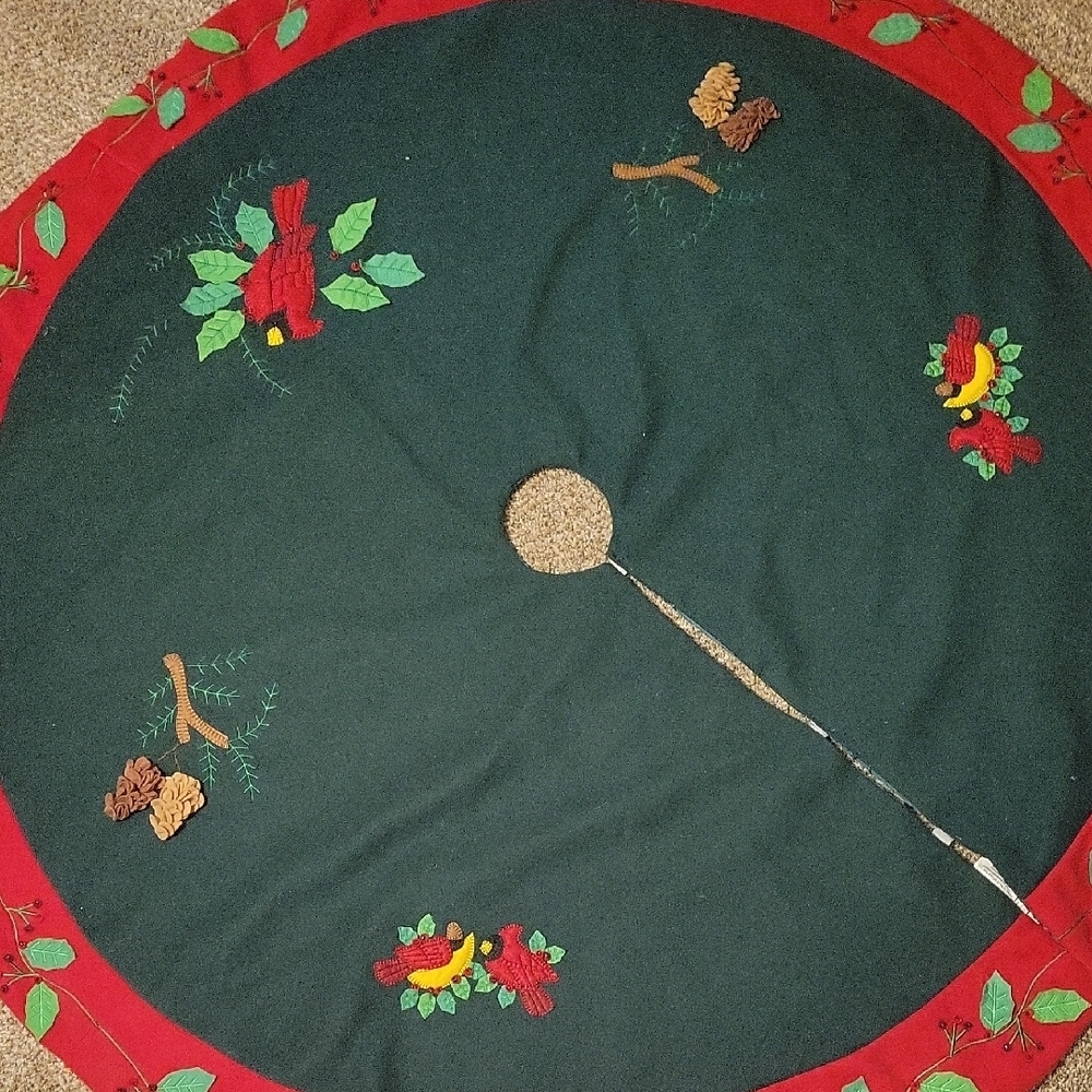 Vintage Festive Green and Red Tree Skirt